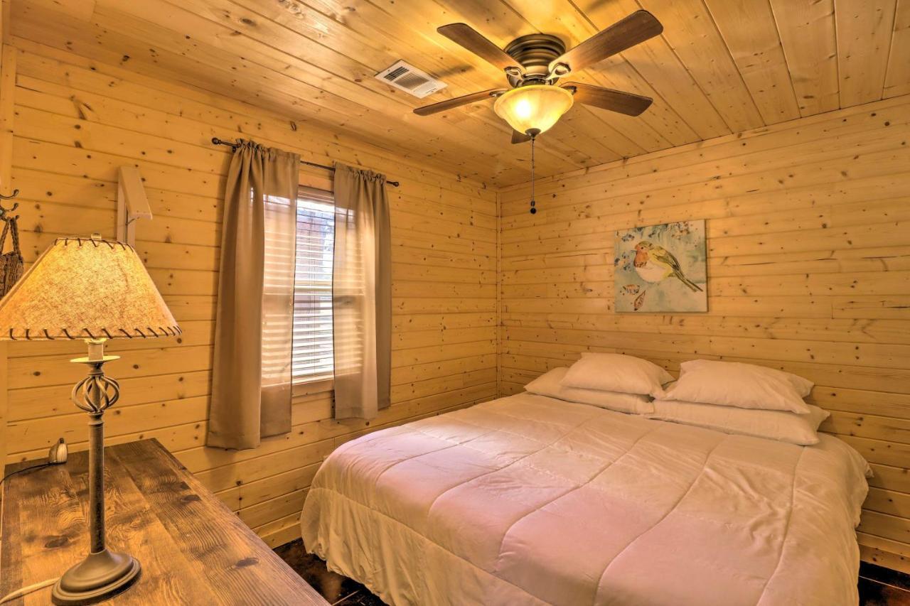 Heber Springs Cabin With Deck And River Views! Екстериор снимка