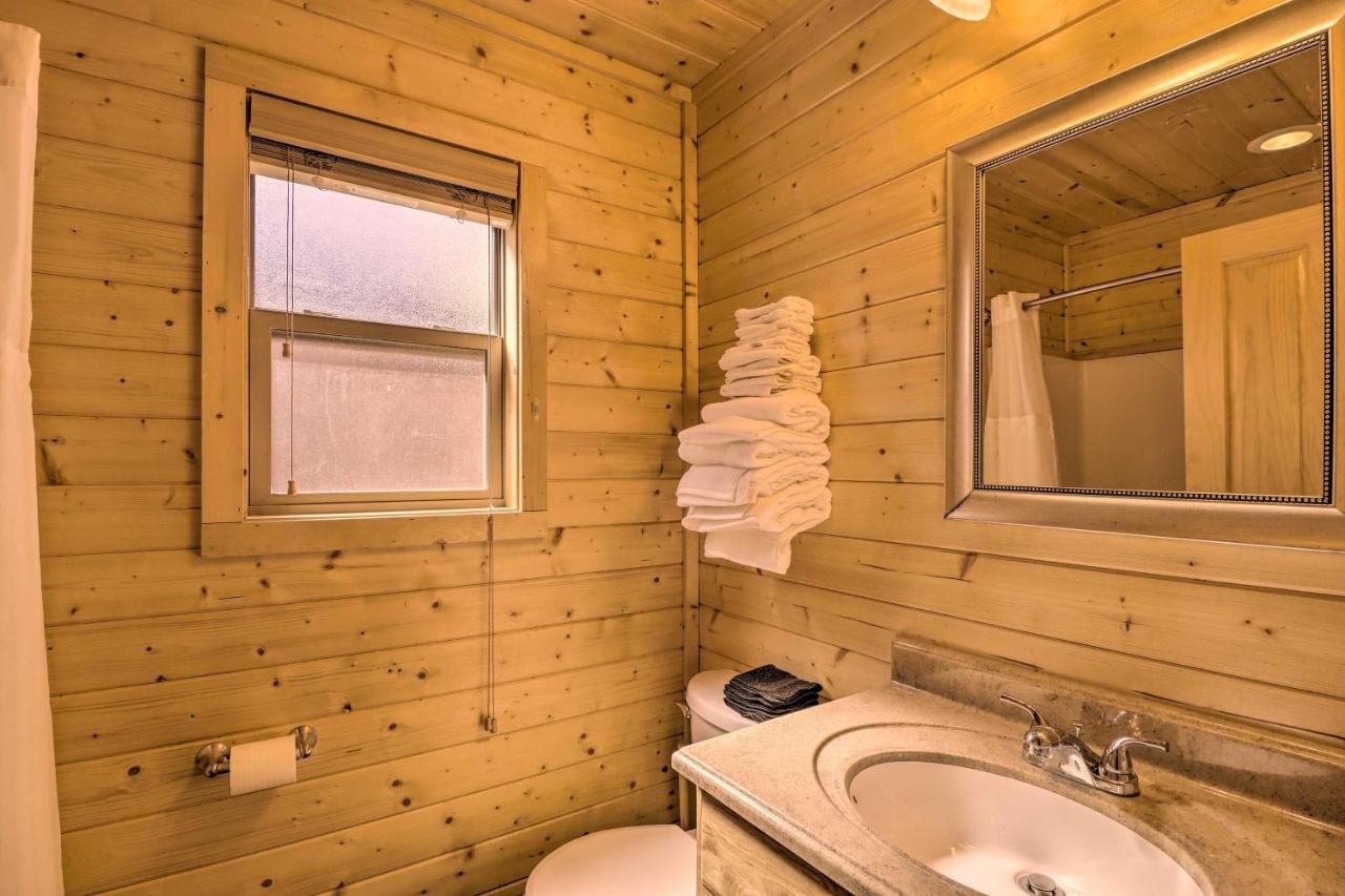 Heber Springs Cabin With Deck And River Views! Екстериор снимка