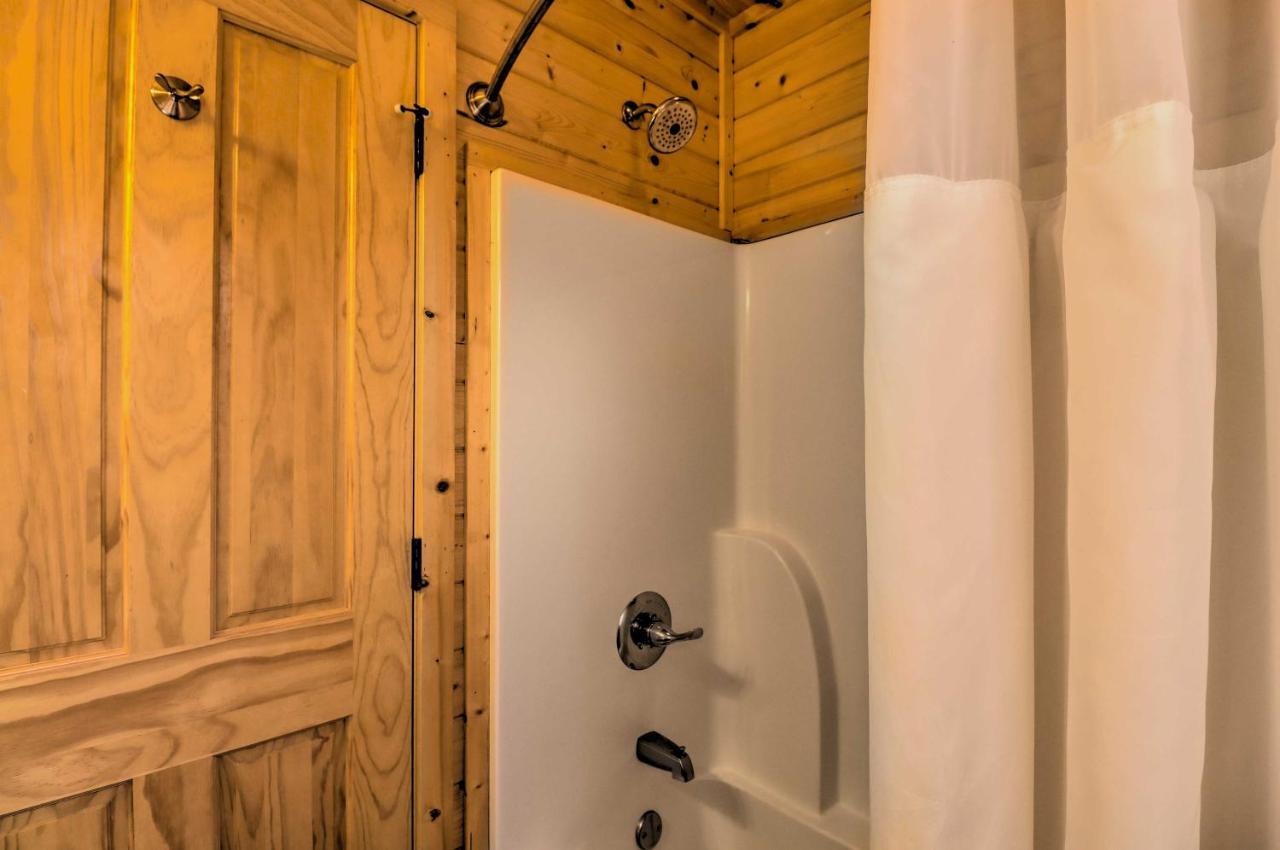 Heber Springs Cabin With Deck And River Views! Екстериор снимка